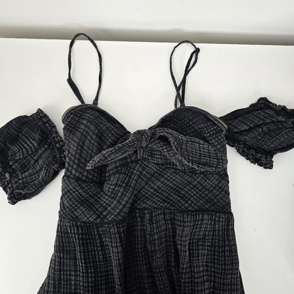 NWT Anthropologie Nixie Romper Back Size XS Front Knot Off the Shoulder Smocked - Picture 2 of 14